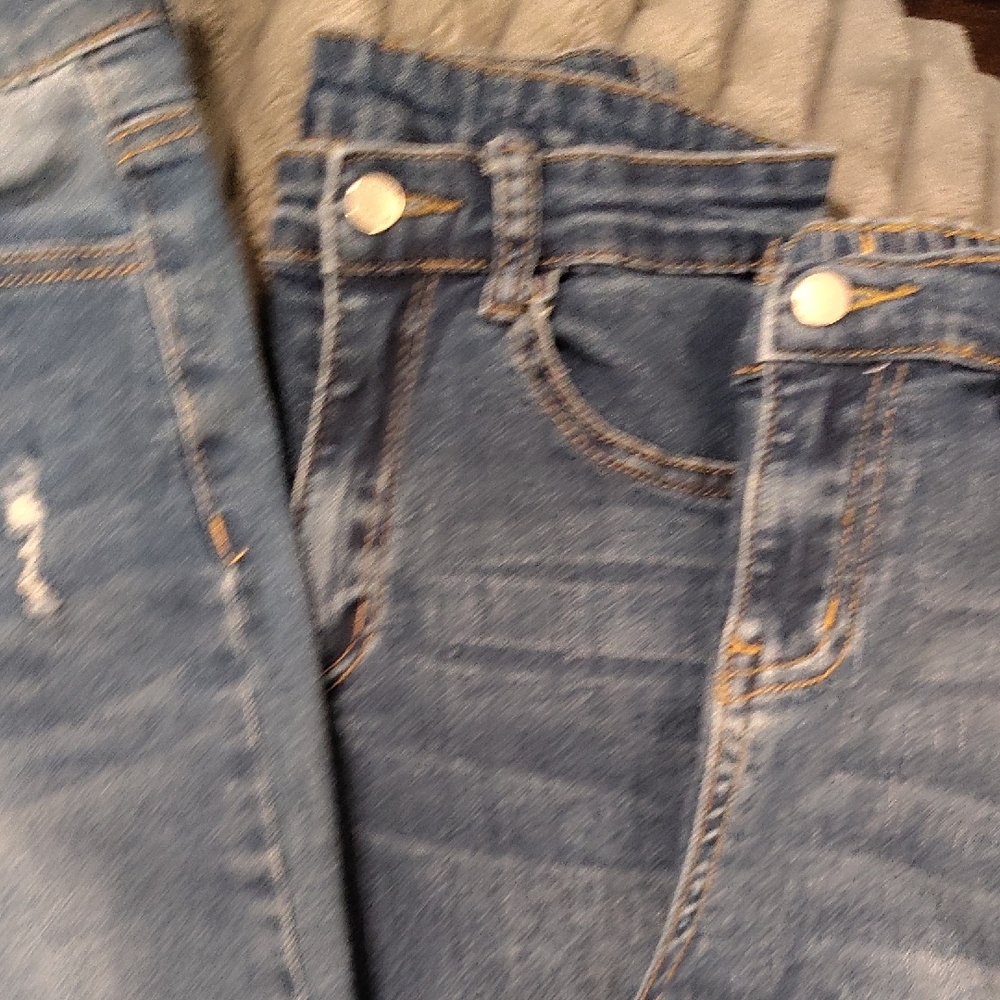 SHEIN Blue Jeans Distressed Denim - Picture 6 of 7